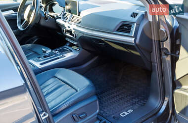 Внедорожник / Кроссовер Audi Q5 2017 в 