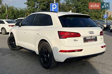 Внедорожник / Кроссовер Audi Q5 2017 в 