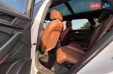 Внедорожник / Кроссовер Audi Q5 2017 в 