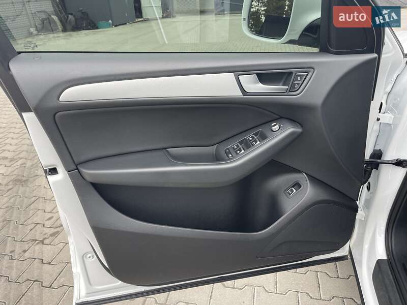 Внедорожник / Кроссовер Audi Q5 2016 в Киеве