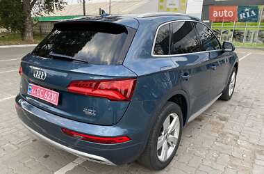 Внедорожник / Кроссовер Audi Q5 2018 в 