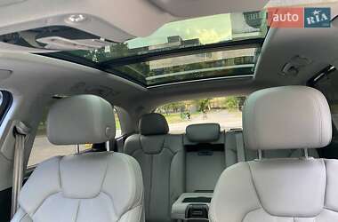Внедорожник / Кроссовер Audi Q5 2018 в 
