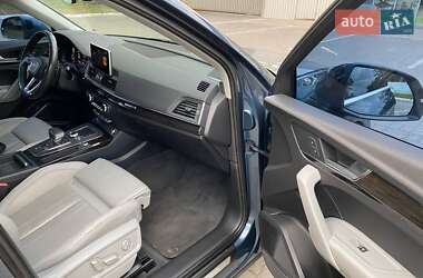 Внедорожник / Кроссовер Audi Q5 2018 в 