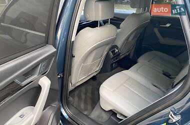 Внедорожник / Кроссовер Audi Q5 2018 в 