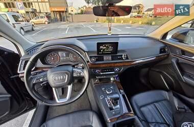 Внедорожник / Кроссовер Audi Q5 2017 в 