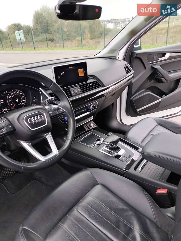 Внедорожник / Кроссовер Audi Q5 2020 в Ровно