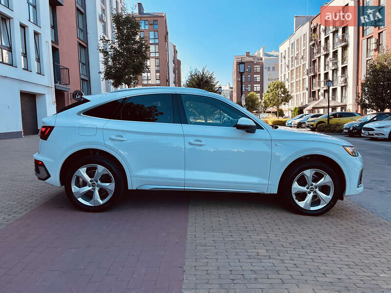 Внедорожник / Кроссовер Audi Q5 2021 в Киеве