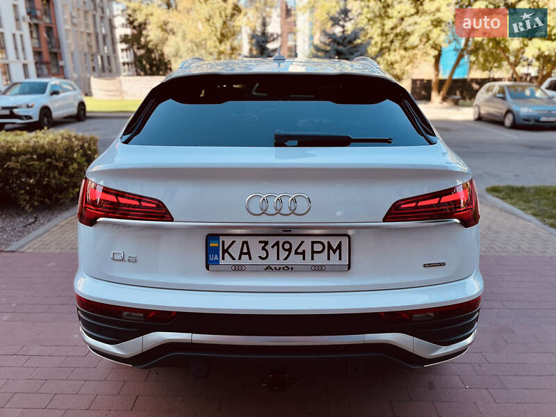 Внедорожник / Кроссовер Audi Q5 2021 в Киеве