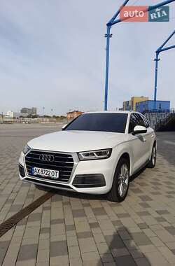 Внедорожник / Кроссовер Audi Q5 2017 в 