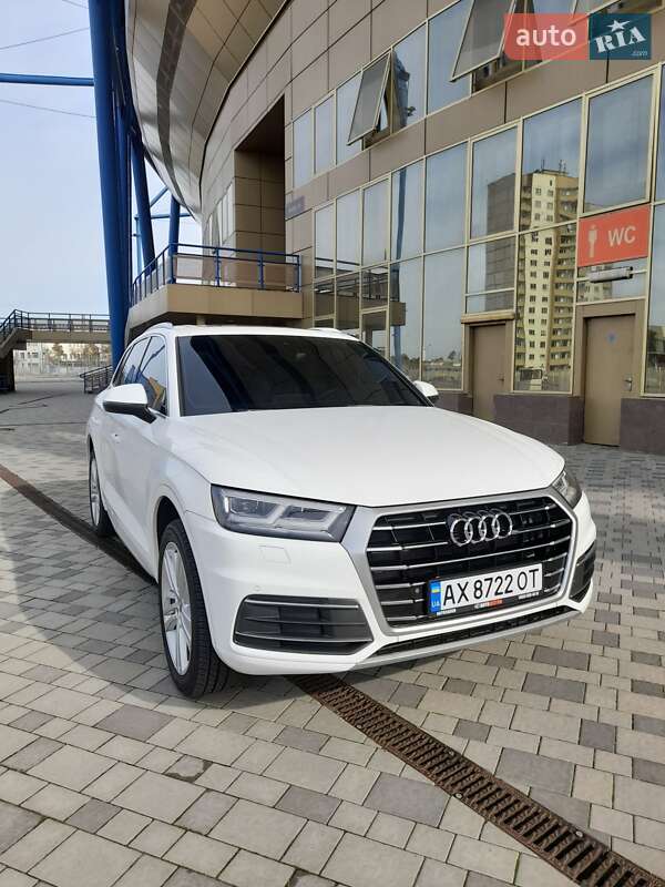 Позашляховик / Кросовер Audi Q5 2017 в Харкові