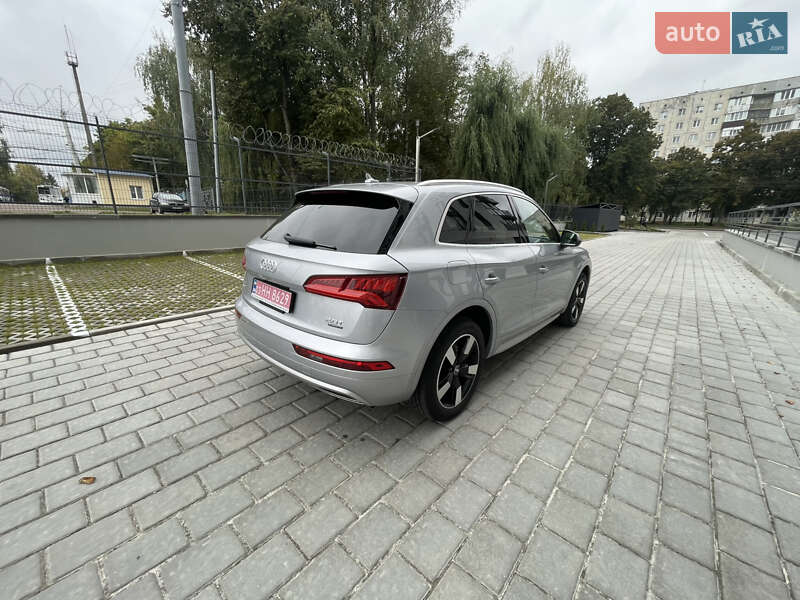 Внедорожник / Кроссовер Audi Q5 2018 в Ровно