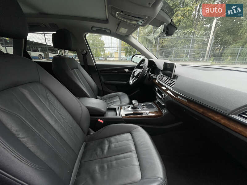 Внедорожник / Кроссовер Audi Q5 2018 в Ровно