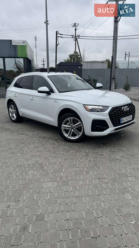 Позашляховик / Кросовер Audi Q5 2022 в Києві