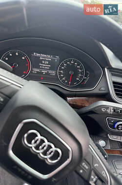 Внедорожник / Кроссовер Audi Q5 2017 в 