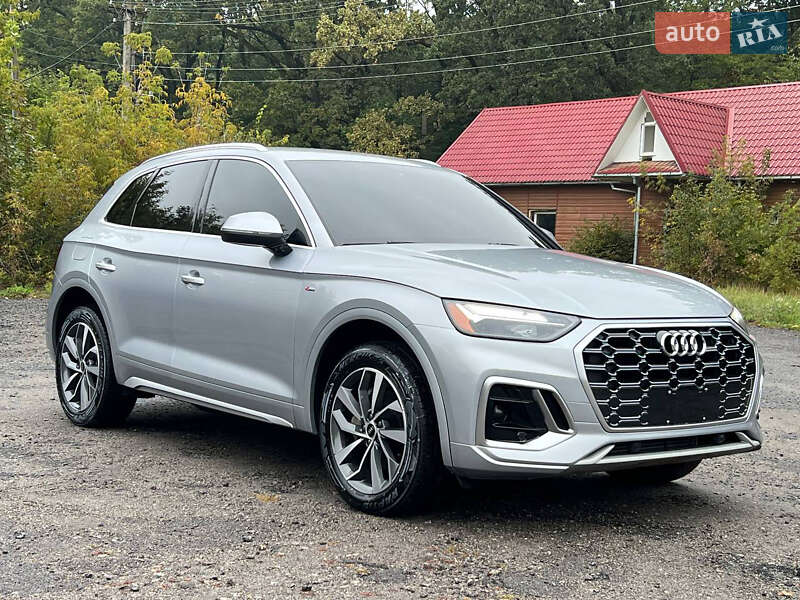 Позашляховик / Кросовер Audi Q5 2021 в 
