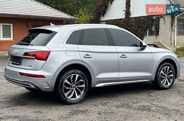 Позашляховик / Кросовер Audi Q5 2021 в 