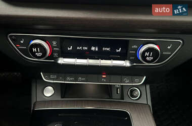 Позашляховик / Кросовер Audi Q5 2021 в 