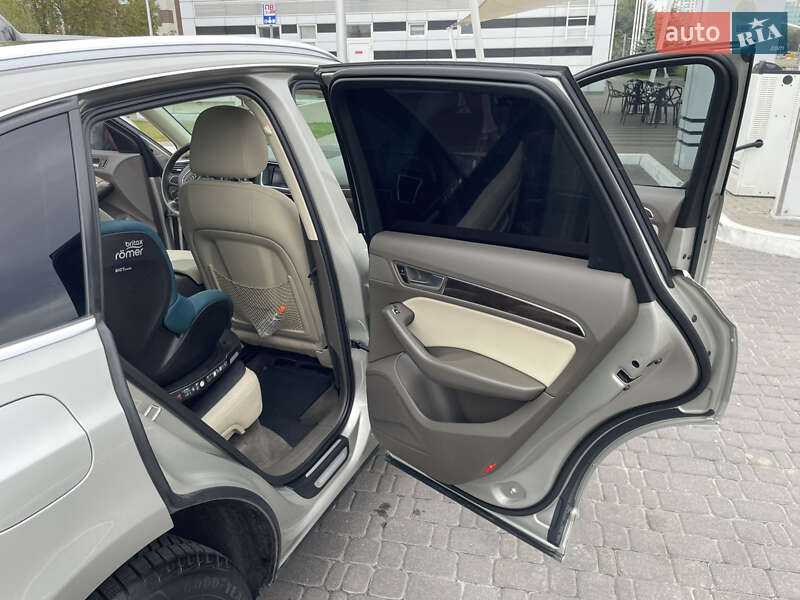 Внедорожник / Кроссовер Audi Q5 2014 в Киеве