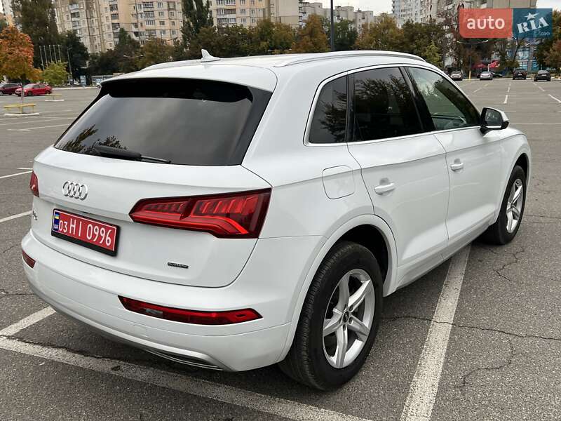 Внедорожник / Кроссовер Audi Q5 2019 в Киеве