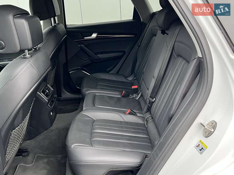 Внедорожник / Кроссовер Audi Q5 2019 в Киеве