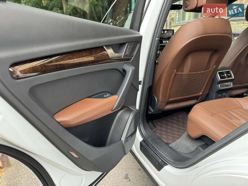 Внедорожник / Кроссовер Audi Q5 2019 в Киеве