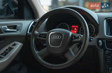 Внедорожник / Кроссовер Audi Q5 2011 в 