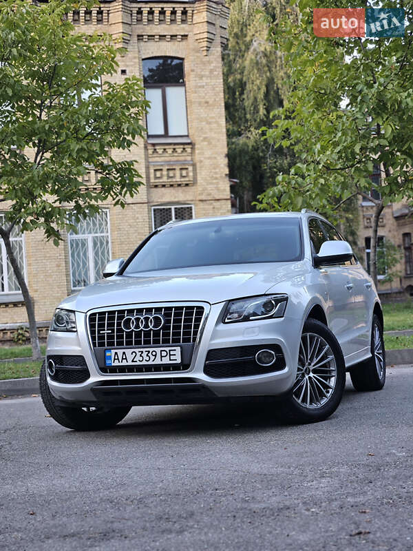 Внедорожник / Кроссовер Audi Q5 2010 в Киеве