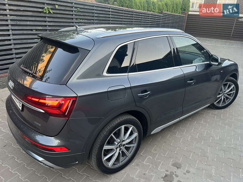 Позашляховик / Кросовер Audi Q5 2021 в Києві