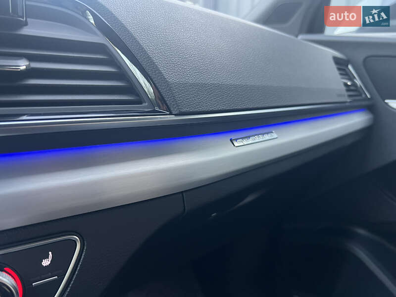 Позашляховик / Кросовер Audi Q5 2021 в Києві