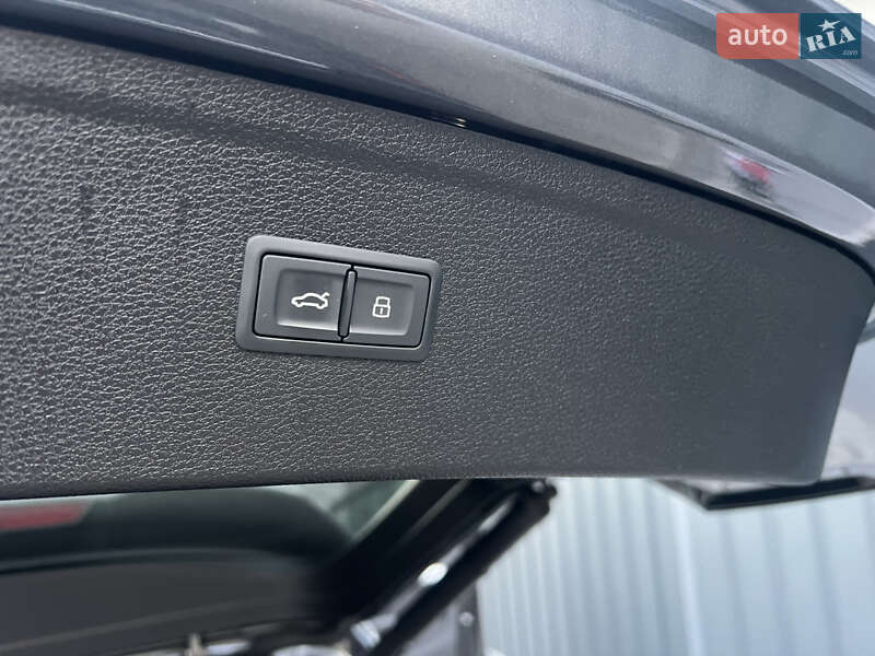 Позашляховик / Кросовер Audi Q5 2021 в Києві