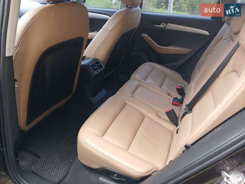 Позашляховик / Кросовер Audi Q5 2011 в Звягелі