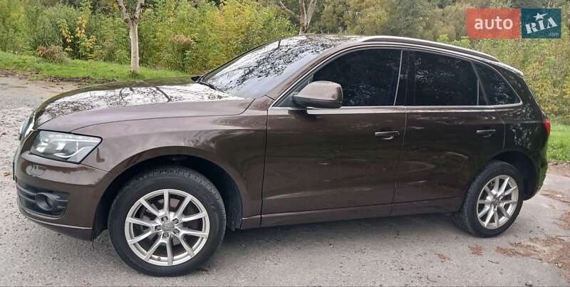 Позашляховик / Кросовер Audi Q5 2011 в Звягелі