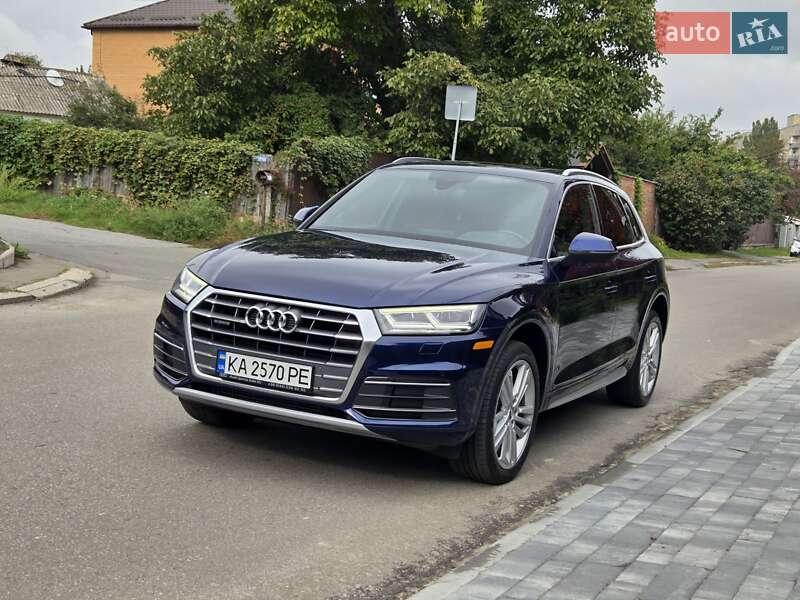 Внедорожник / Кроссовер Audi Q5 2018 в 