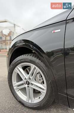 Внедорожник / Кроссовер Audi Q5 2021 в 