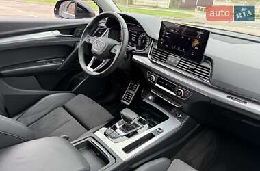 Внедорожник / Кроссовер Audi Q5 2021 в 