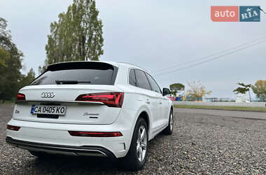 Внедорожник / Кроссовер Audi Q5 2021 в 