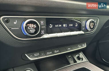 Внедорожник / Кроссовер Audi Q5 2021 в 