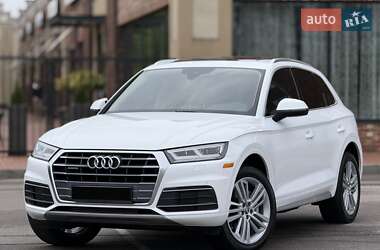 Внедорожник / Кроссовер Audi Q5 2018 в 