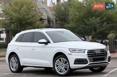 Внедорожник / Кроссовер Audi Q5 2018 в 
