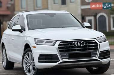 Внедорожник / Кроссовер Audi Q5 2018 в 