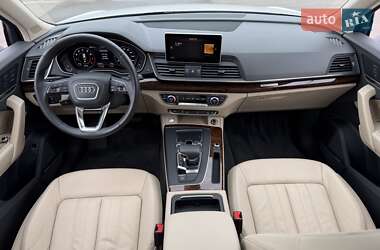 Внедорожник / Кроссовер Audi Q5 2018 в 