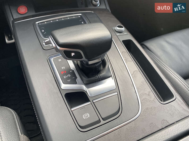 Внедорожник / Кроссовер Audi Q5 2018 в Львове