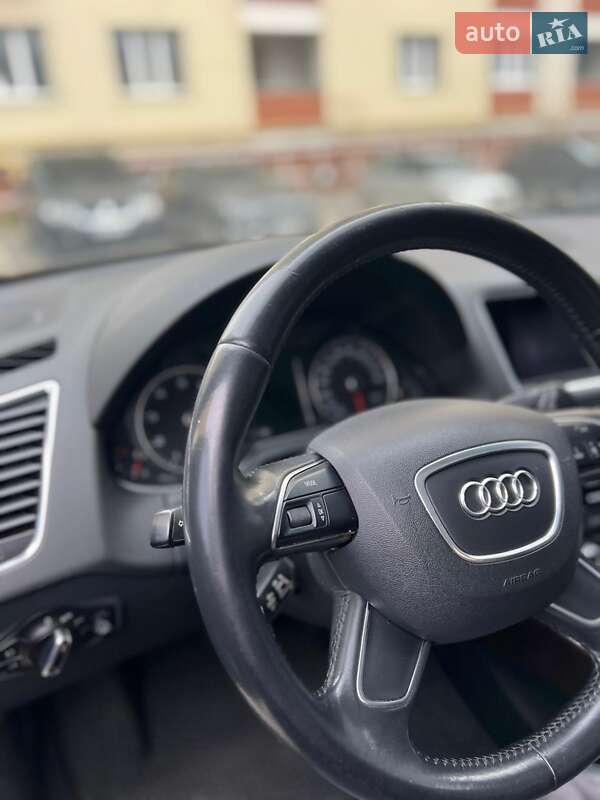 Позашляховик / Кросовер Audi Q5 2015 в Києві