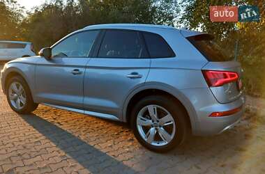 Внедорожник / Кроссовер Audi Q5 2017 в 
