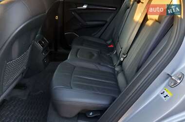 Внедорожник / Кроссовер Audi Q5 2017 в 
