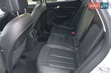 Внедорожник / Кроссовер Audi Q5 2017 в 