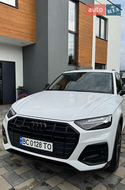 Внедорожник / Кроссовер Audi Q5 2021 в 