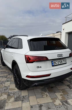 Внедорожник / Кроссовер Audi Q5 2021 в 