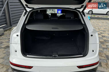 Внедорожник / Кроссовер Audi Q5 2021 в 