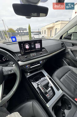 Внедорожник / Кроссовер Audi Q5 2021 в 